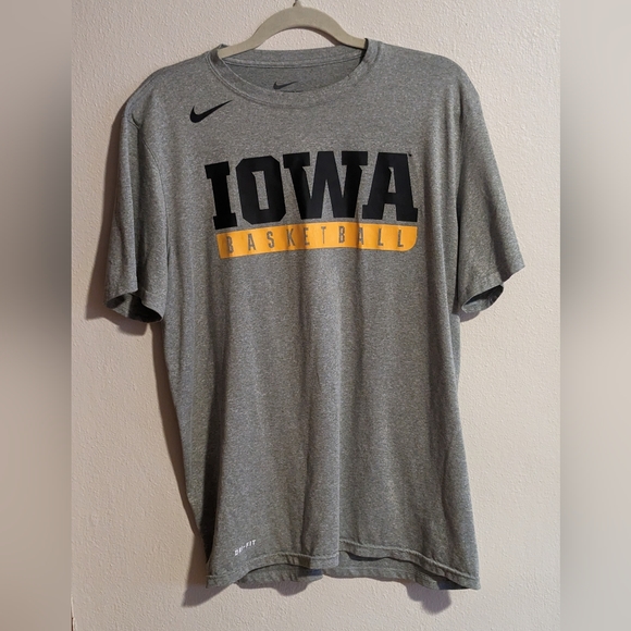 Nike Dri-Fit Iowa Hawkeyes Basketball Ball Tee, Size Large - Picture 1 of 5
